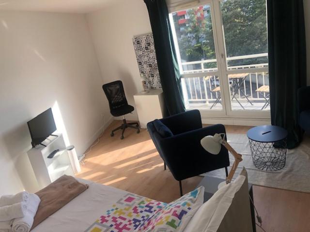 Rond Point Studio Cosy Et Central Avec Balcon Saint-Etienne  Esterno foto